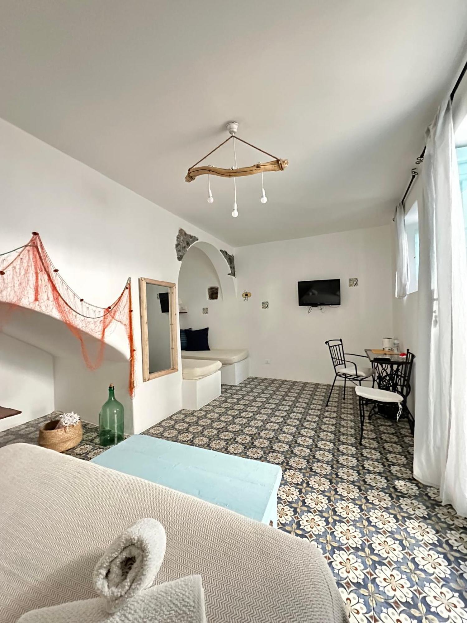 Antica Dimora Santa Marina Salina Bed & Breakfast Екстериор снимка