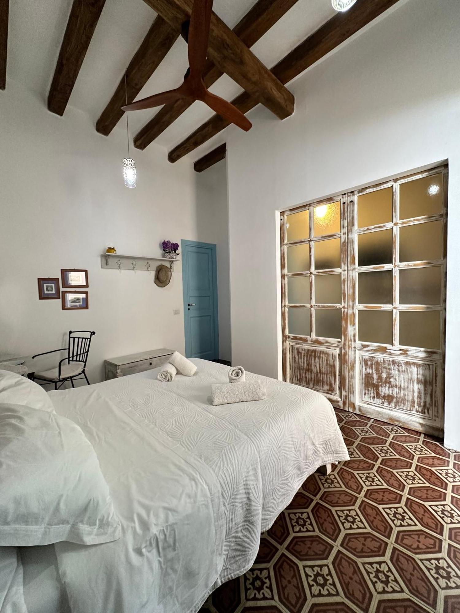 Antica Dimora Santa Marina Salina Bed & Breakfast Екстериор снимка