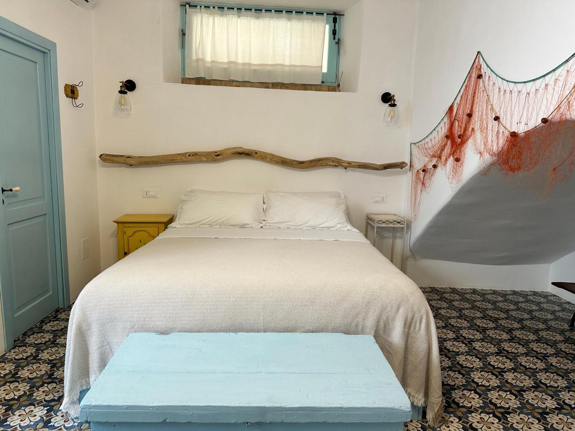 Antica Dimora Santa Marina Salina Bed & Breakfast Екстериор снимка